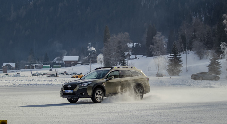 Galeriebild zu Autohaus Löhnert Ice Experience 2024-6