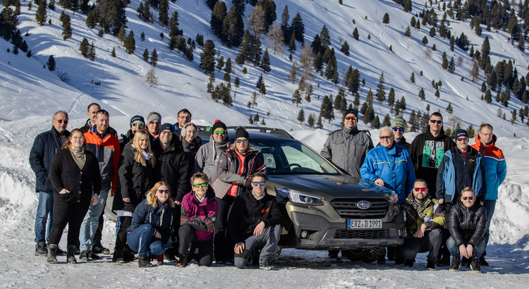 Galeriebild zu Autohaus Löhnert Ice Experience 2024-1